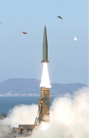短距離弾道ミサイル